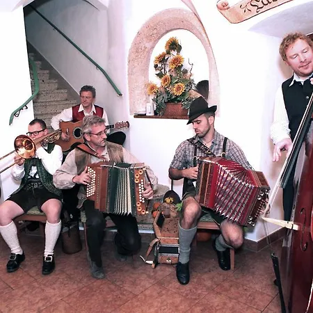بيت ريفي - Wirts'haus 