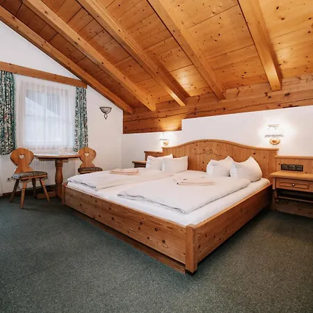 - Wirts'haus 