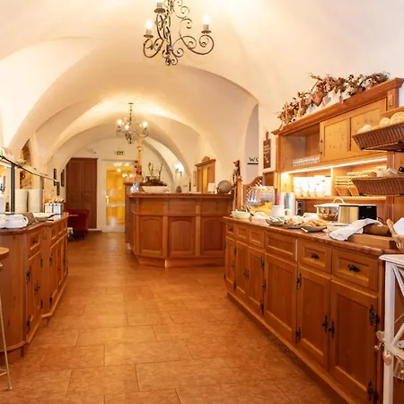 - Wirts'haus Zum Schweizer 3* Lofer