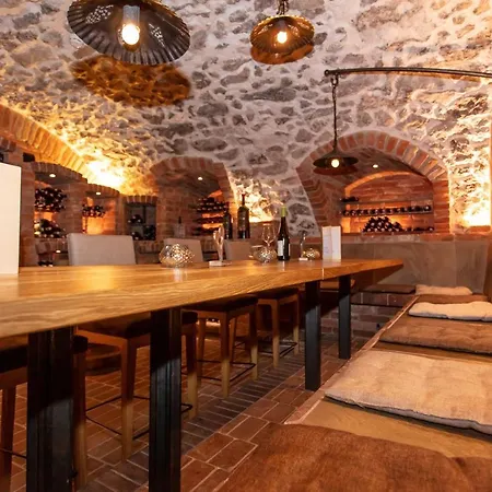 - Wirts'haus Zum Schweizer Gasthof 3*